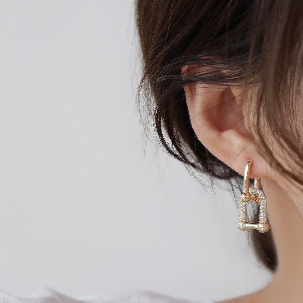 NEW 14K Gold Plated Diamond Horseshoe Earrings - Picture 2 of 7